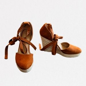 Tan Wedges, size 8